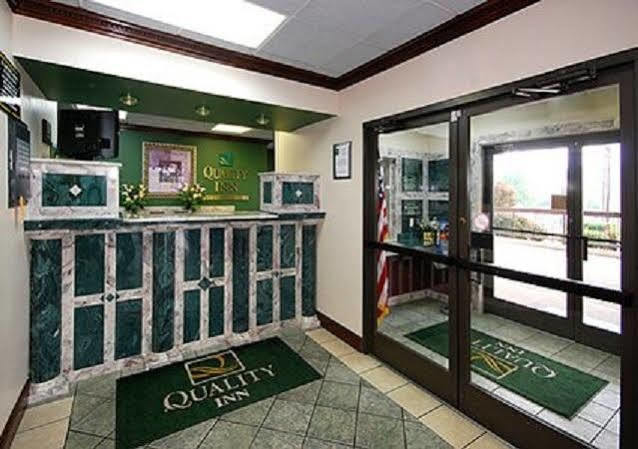 クオリティ イン Russellville エクステリア 写真